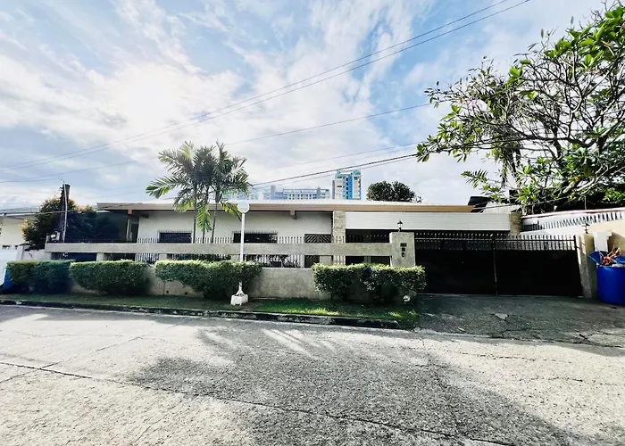 4br Huge House Up To 30px With 2 Car Park ヴィラ *